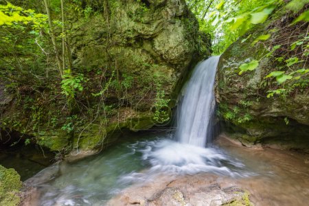 Foto de Hajsky waterfall, National Park Slovak Paradise, Slovakia - Imagen libre de derechos