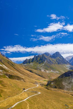 Téléchargez les photos : Paysage près de Col de la Pare et Col des Rochillesr, Hautes-Alpes, France - en image libre de droit