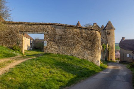 Téléchargez les photos : Château de Bissy-sur-Fley aussi Château de Pontus de Tyard, Bissy-sur-Fley, Bourgogne, France - en image libre de droit