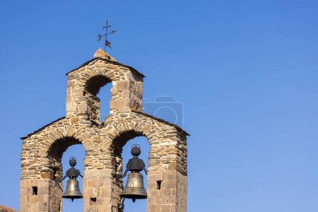Téléchargez les photos : Église Saint-Fructueux à Llo, Pyrénées-Orientales, France - en image libre de droit