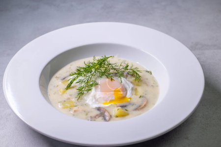 Foto de Típica cocina checa sopa de kulajda - Imagen libre de derechos