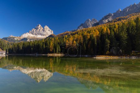 Typische Landschaft mit Tre Cime, Tre Cime di Lavaredo, Dolomiti, Südtirol, Italien
