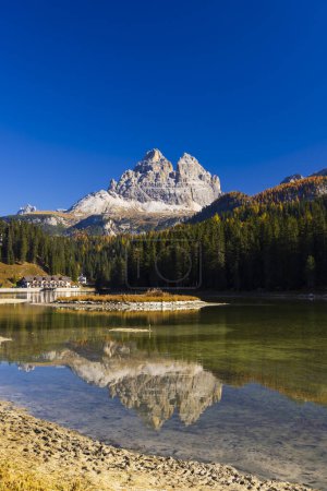 Paisaje típico con Tre Cime, Tre Cime di Lavaredo, Dolomiti, Tirol del Sur, Italia