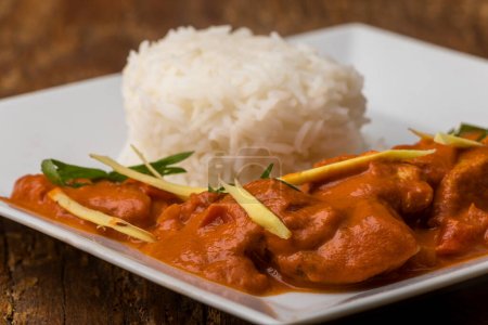 Téléchargez les photos : Tikka masala indien curry aux basmati - en image libre de droit