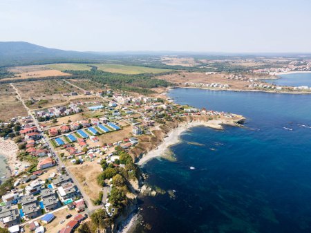Téléchargez les photos : Vue aérienne de la plage d'Arapya près de la ville de Tsarevo, Région de Burgas, Bulgarie - en image libre de droit