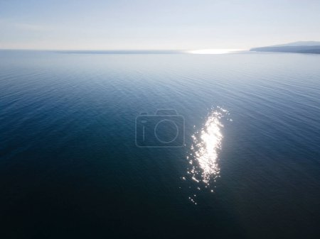 Foto de Aerial view of Black sea Coastline near Saint Athanasius cape, Varna Region, Bulgaria - Imagen libre de derechos