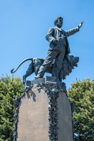 Photo for KARLOVO, BULGARIA - JULY 7, 2023: Monument to Bulgarian revolutionary and national hero Vasil Levski in town of Karlovo, Plovdiv Region, Bulgaria - Royalty Free Image