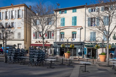 Téléchargez les photos : ANTIBES, FRANCE - 29 JANVIER 2024 : Panorama de la vieille ville d'Antibes, Provence Alpes-Côte d'Azur, France - en image libre de droit