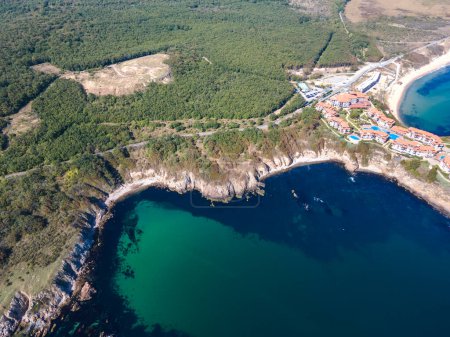 Luftaufnahme des Driver Beach in der Nähe des Ferienortes Dyuni, Region Burgas, Bulgarien