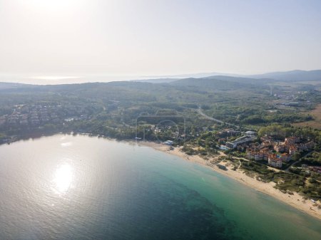Vista aérea de Gradina (Jardín) Playa cerca de la ciudad de Sozopol, Región de Burgas, Bulgaria