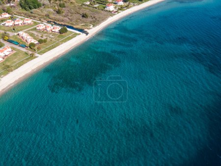 Increíble vista de la costa de Sithonia cerca de la playa de Nikitis, Chalkidiki, Macedonia Central, Grecia