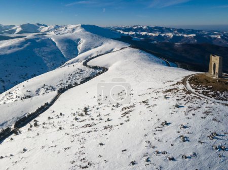 Erstaunliche Luft Winter Ansicht des Balkan-Gebirges rund um Beklemeto Pass, Bulgarien