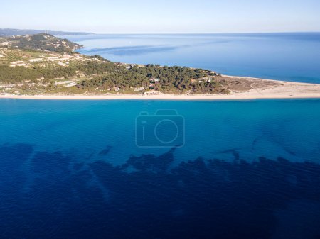 Vue imprenable sur le littoral de Kassandra près de la plage de Possidi, Chalcidique, Macédoine centrale, Grèce