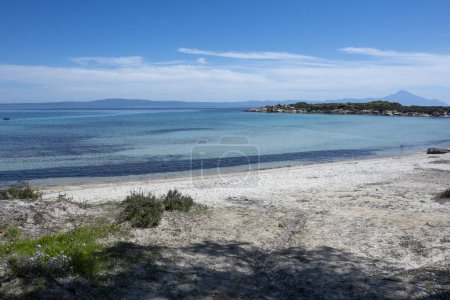 Increíble vista de la costa de Sithonia cerca de la playa de Karydi, Chalkidiki, Macedonia Central, Grecia