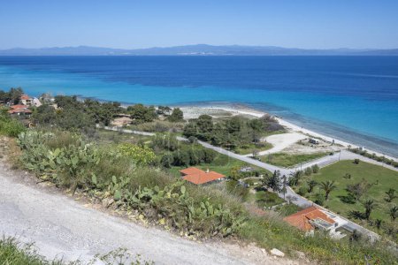Toller Blick auf die Küste von Kassandra in der Nähe der Stadt Afitos, Chalkidiki, Zentralmakedonien, Griechenland