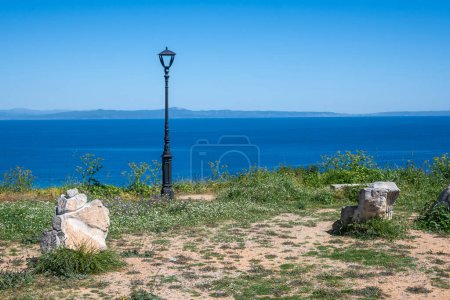 Increíble vista de la costa de Kassandra cerca de la ciudad de Afitos, Chalkidiki, Macedonia Central, Grecia