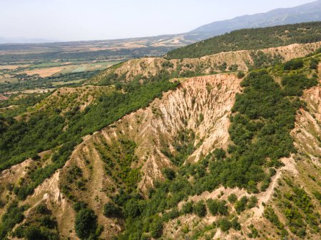 Increíble vista aérea de la formación de rocas Pirámides de Stob, Montaña Rila, región de Kyustendil, Bulgaria