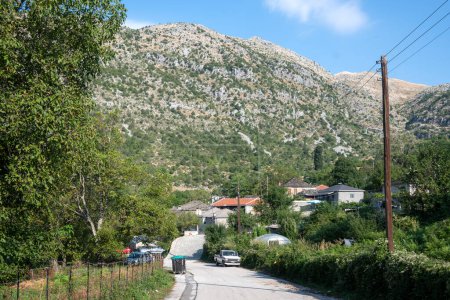 Increíble vista de la aldea de Tsepelovo, Epiro, Grecia