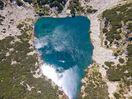 Paysage estival incroyable de la montagne Rila près des morts et des lacs de poissons, Bulgarie