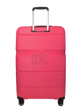 Téléchargez les photos : Valise voyage rose isolée sur fond blanc. Valise de voyage en plastique sur roues avec poignée - en image libre de droit