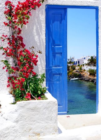 Foto de Traditional architecture in Kythera island, Greece - Imagen libre de derechos