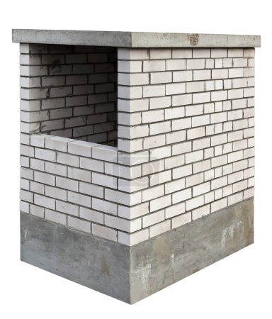 Téléchargez les photos : Conduit de ventilation pour un garage souterrain en briques. Isolé sur blanc - en image libre de droit