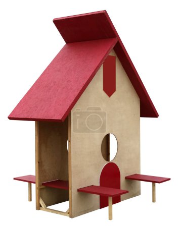 Téléchargez les photos : Jouet maison en contreplaqué faite à la main sur aire de jeux pour enfants. Isolé sur blanc - en image libre de droit