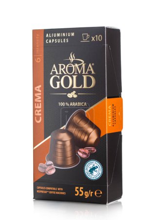 Foto de LONDON, UK - DECEMBER 23, 2022: Aroma Gold Crema aluminium coffee capsules pods on white. Suitable for Nespresso machine. - Imagen libre de derechos