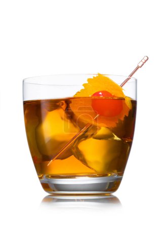 Téléchargez les photos : Old fashioned cocktail with ice cubes and cherry with orange peel on white. - en image libre de droit