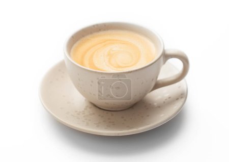 Téléchargez les photos : Café crémeux chaud frais en porcelaine légère tasse sur blanc. - en image libre de droit