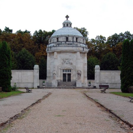 Mausoleum der Familie Andrassy, in der Nähe von Roznava, Slowakei