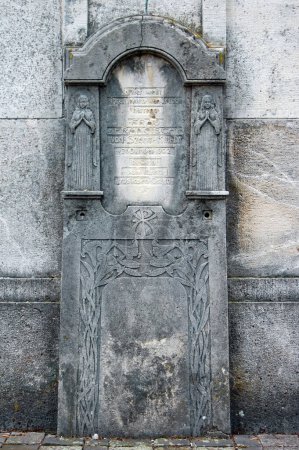 Téléchargez les photos : Détail du mausolée de la famille Andrassy, près de Roznava, Slovaquie - en image libre de droit