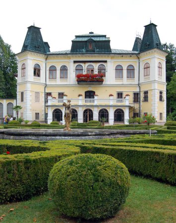 Betliar Herrenhaus mit Garten in einem Park, Slowakei