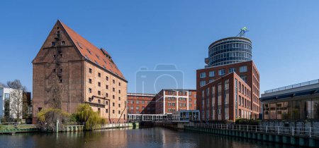 Téléchargez les photos : Nouveau quartier résidentiel à Tegeler Hafen, Berlin, Allemagne - en image libre de droit