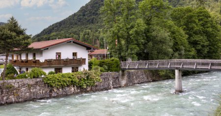 Foto de Casas de vacaciones y residenciales en el Berchtesgadener Ache, Berchtesgaden, Baviera, Alemania - Imagen libre de derechos