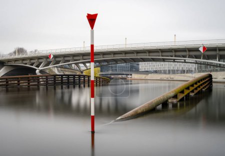Long exposure, detailed photo, Kronprinzenbrcke in the government district, Berlin, Germany