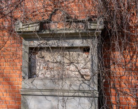 alte Grabsteine, Kirchhof 1 der Evangelischen Georgen-Parochialgemeinde, Greifswalder Straße, Berlin, Deutschland