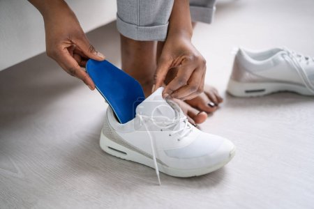 Schuhsohle in Schuhen für einen gesunden Fußbogen
