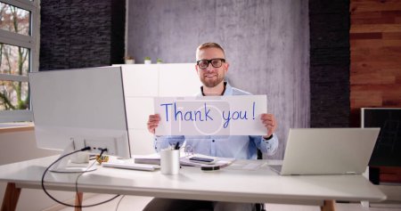 Téléchargez les photos : Merci Corporate Job Appreciation Sign. Homme d'affaires reconnaissant - en image libre de droit