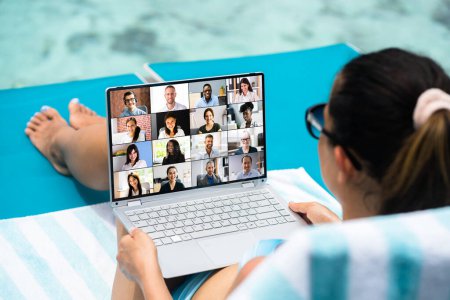 Téléchargez les photos : Webinaire de travail par vidéoconférence en ligne À la maison - en image libre de droit