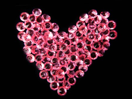 Téléchargez les photos : Gros plan de diamants coeur forme couleur - en image libre de droit