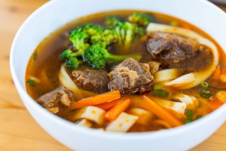 Téléchargez les photos : Taïwan soupe de nouilles de bœuf braisé - en image libre de droit