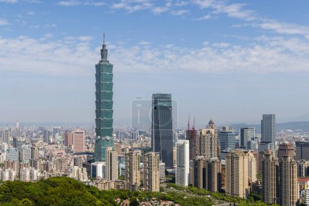 Téléchargez les photos : Taipei, Taiwan - 10 avril 2022 : Skyline de la ville de Taipei à Taiwan - en image libre de droit