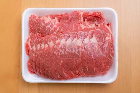 Téléchargez les photos : Pack de viande de bœuf crue fraîche - en image libre de droit