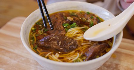 Téléchargez les photos : Taiwan braised beef noodle soup - en image libre de droit