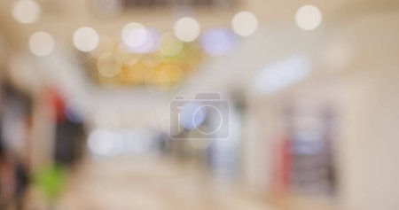 Téléchargez les photos : Vue floue d'un centre commercial - en image libre de droit