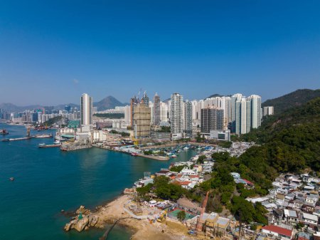Foto de Lei Yue Mun, Hong Kong - 12 December 2021: Top view of Hong Kong residential district - Imagen libre de derechos