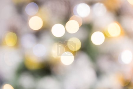 Téléchargez les photos : Vue floue de la lumière de Noël - en image libre de droit