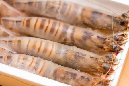 Téléchargez les photos : Pack de crevettes crues fraîches - en image libre de droit