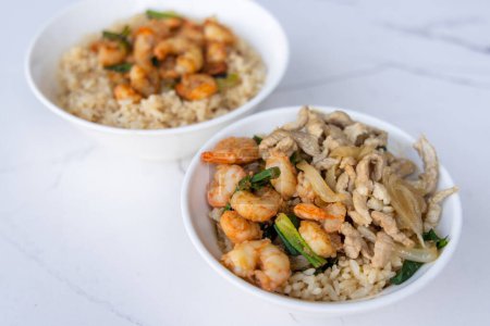 Foto de Fry rice with shrimp and pork - Imagen libre de derechos